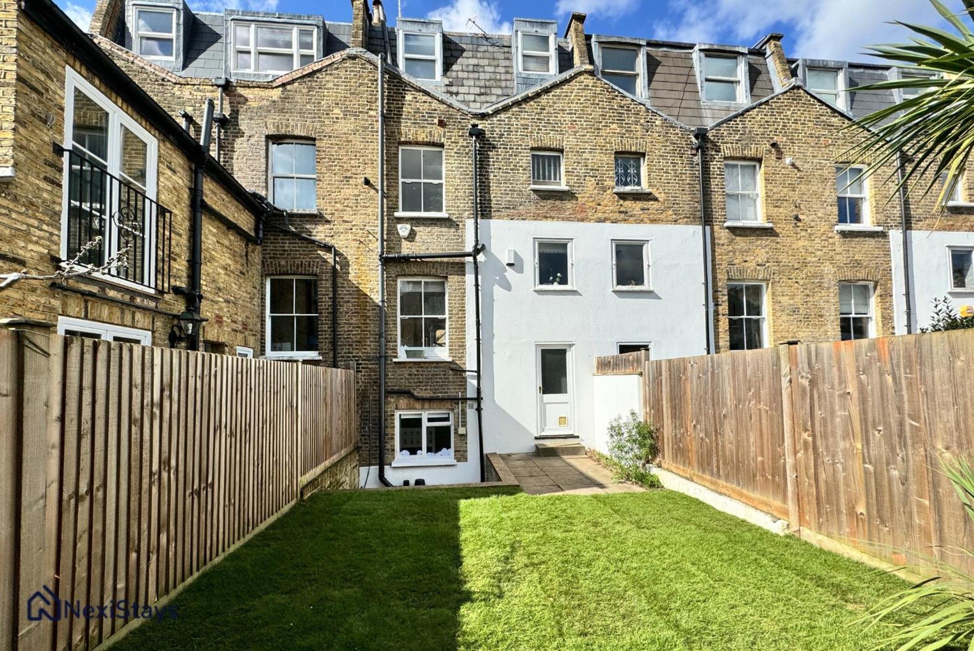 10 Mins Walk To The Oval, The Kennington Retreat Apartment Лондон Екстериор снимка