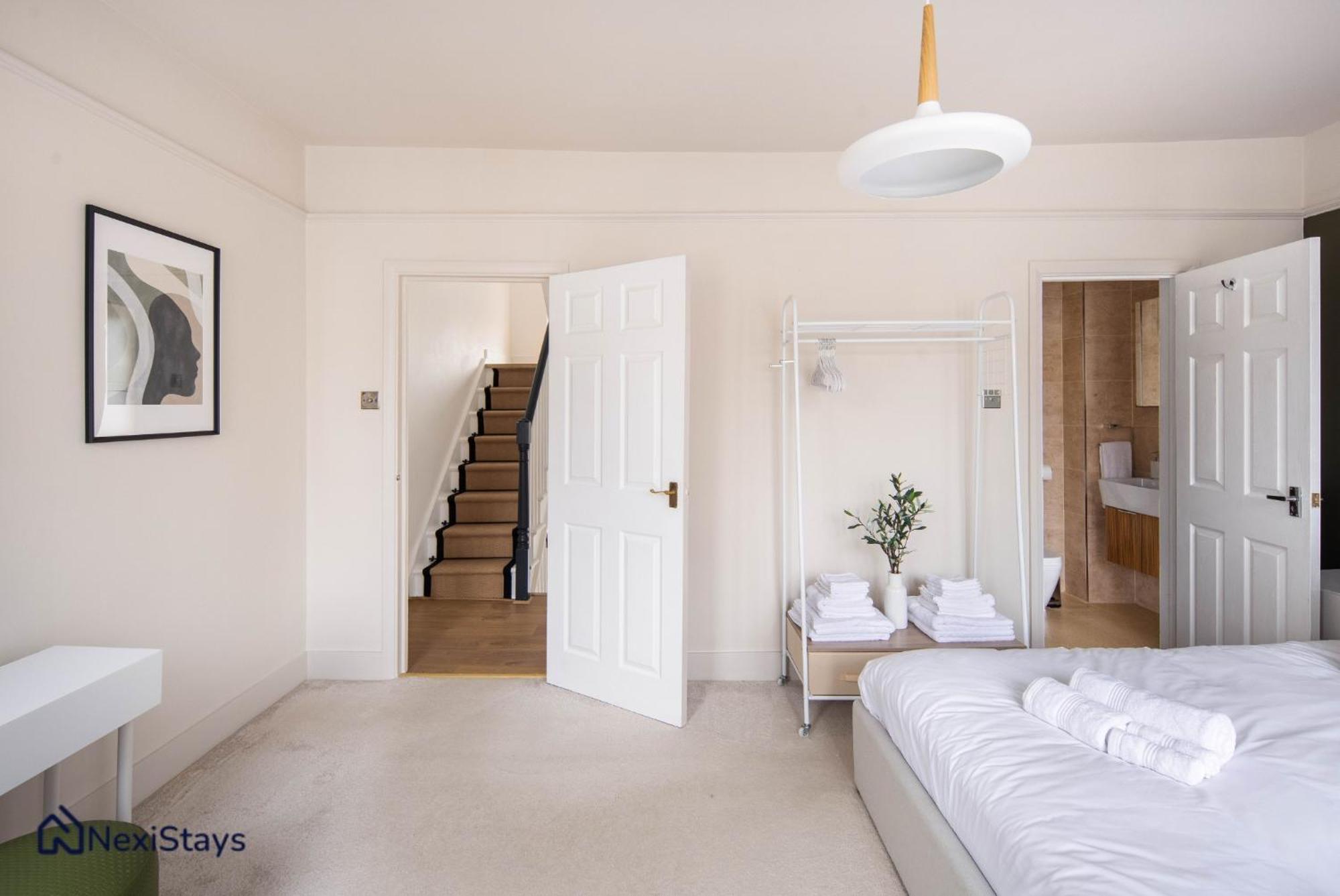 10 Mins Walk To The Oval, The Kennington Retreat Apartment Лондон Екстериор снимка